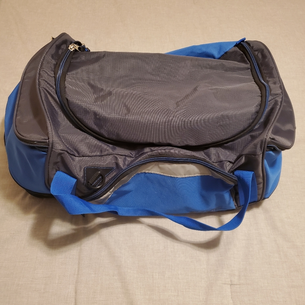 (10/$15) Gym bag duffel